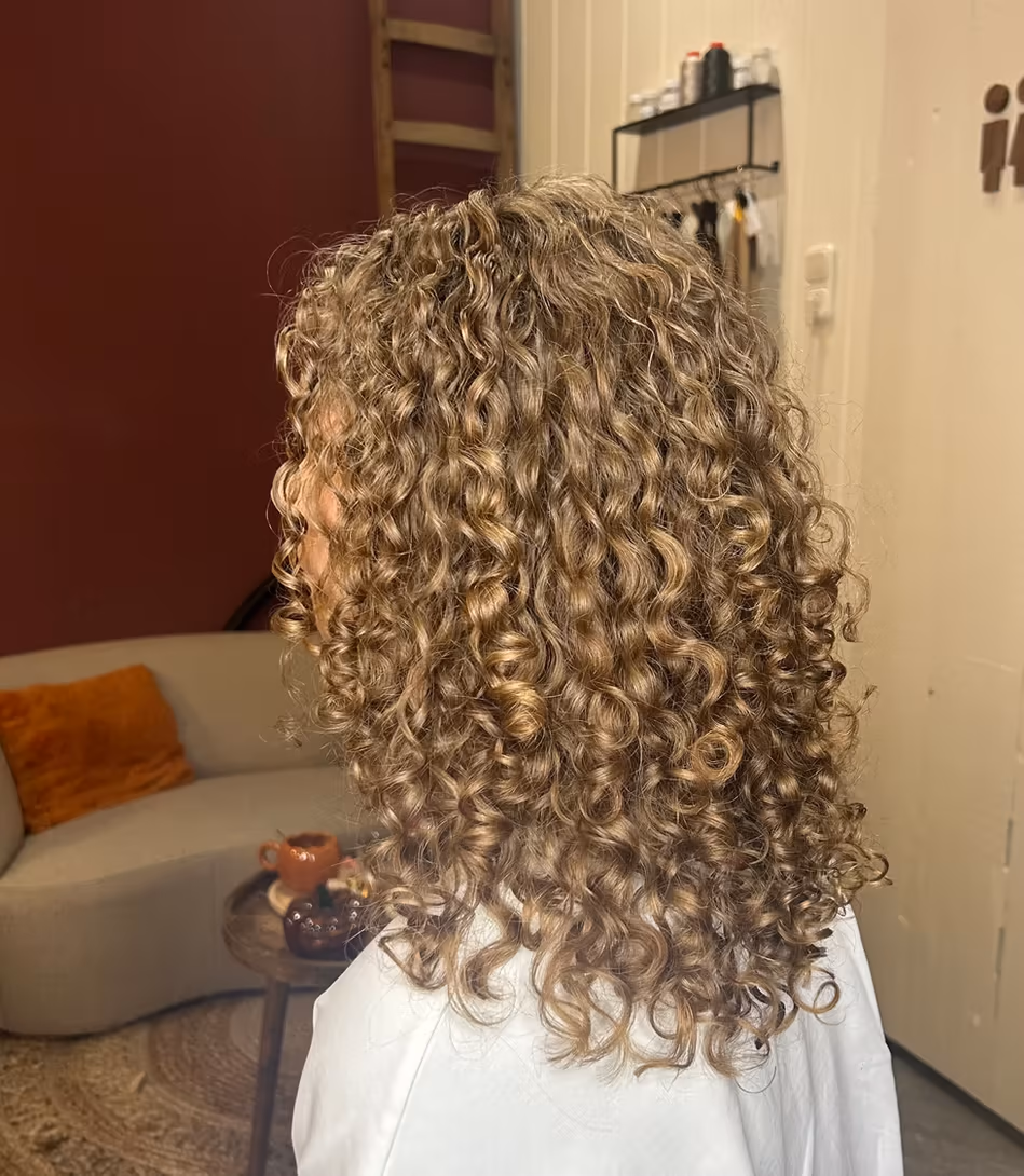 Warme blonde coupe soleil